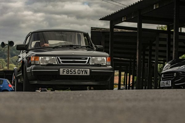 Location de voitures et utilitaires : vos options sur mesure !